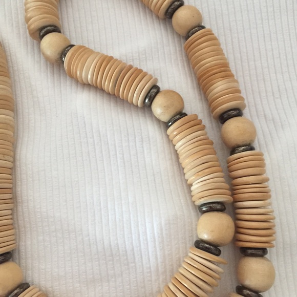 Beautiful Vintage Beaded Necklace - Picture 3 of 13